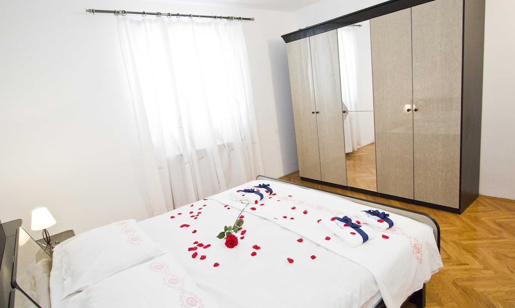 Apartment Pcelica Maja Podstrana Zimmer foto